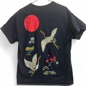 Black Japanese crane graphic tee